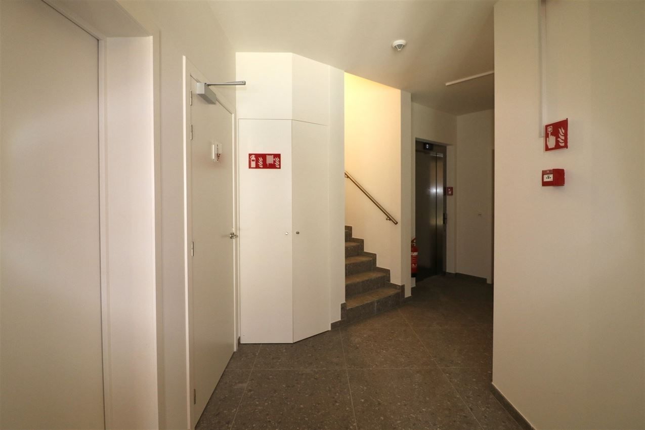 Bijzonder opgevat penthouse, 2 slpk., garage, groot terras foto 40