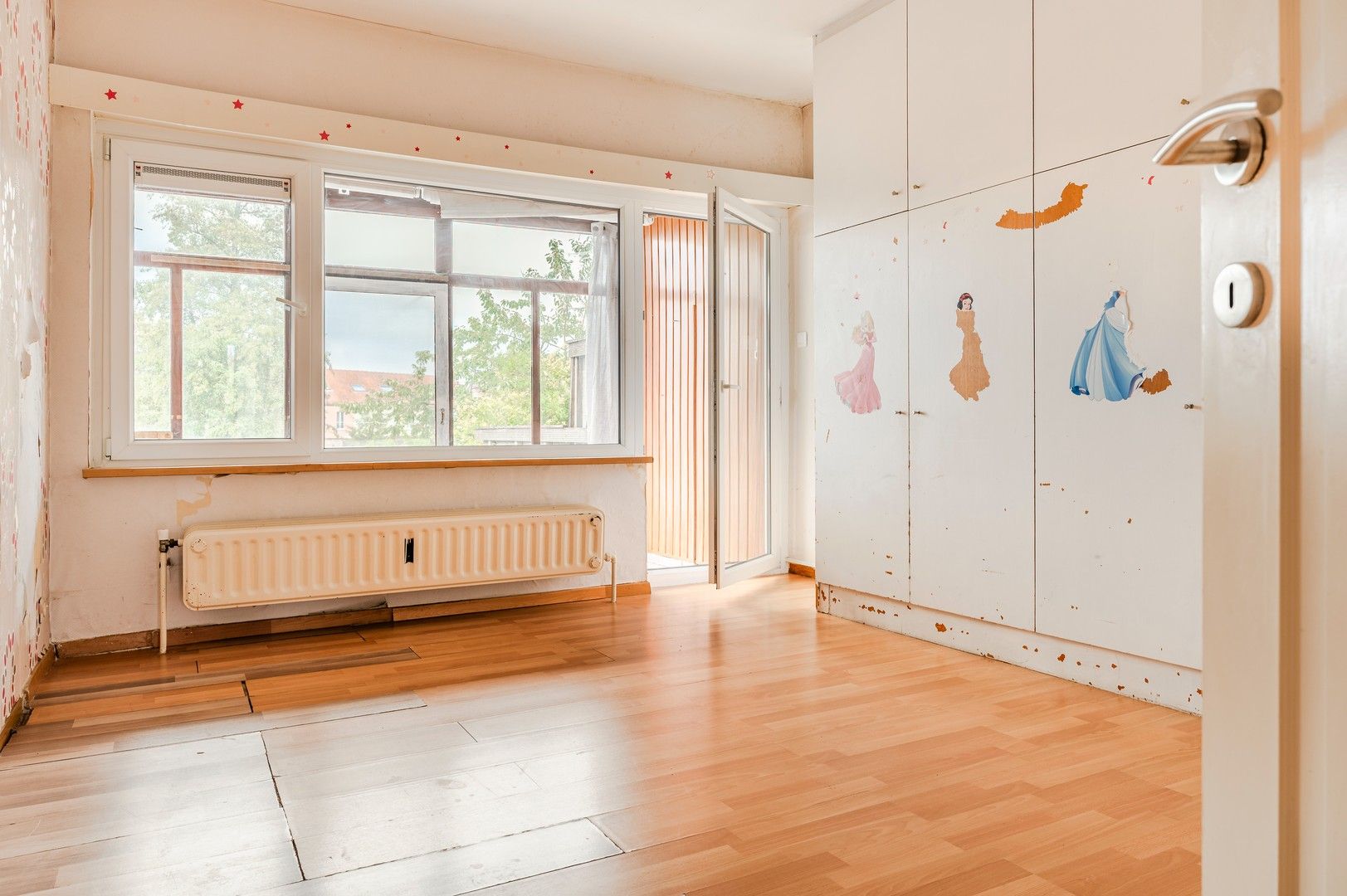 Op te frissen appartement op de eerste verdieping foto 8