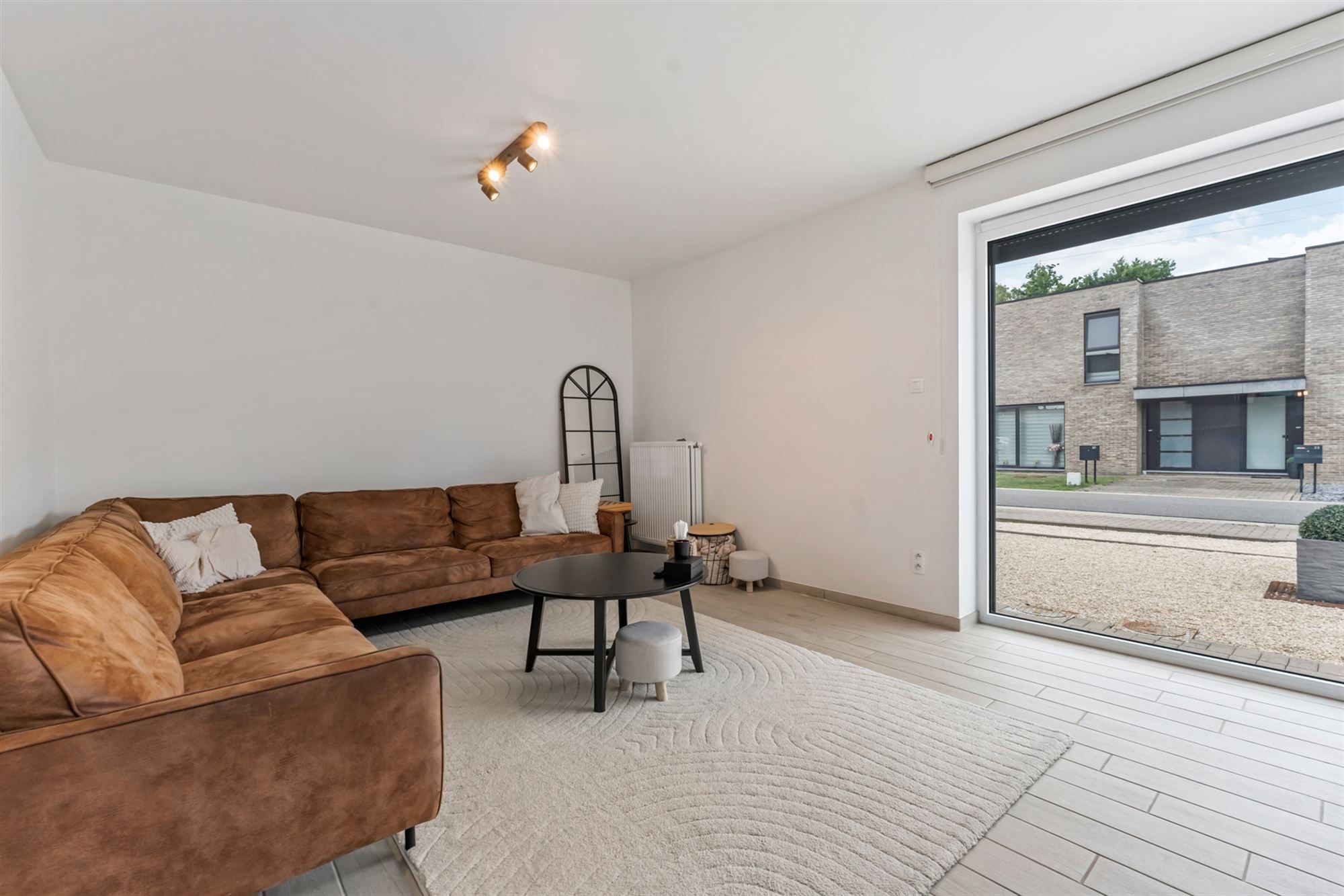 PRACHTIG AFGEWERKTE HOB MET 3 SLAAPKAMERS OP EEN PERCEEL VAN 3A50CA TE BERINGEN CENTRUM foto 4