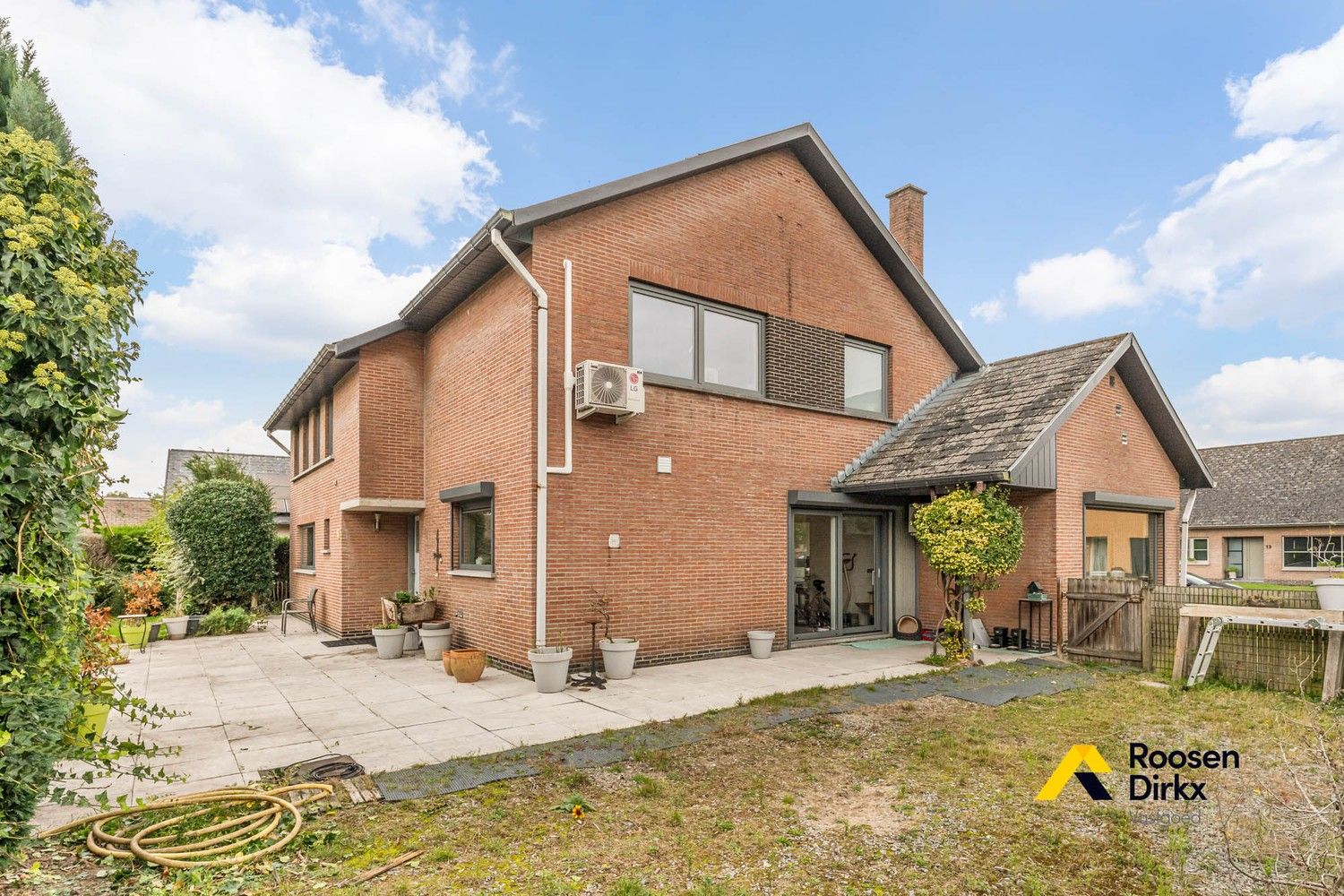 Vrijstaande gezinswoning met 4 slaapkamers op perceel van 78a88ca foto 24