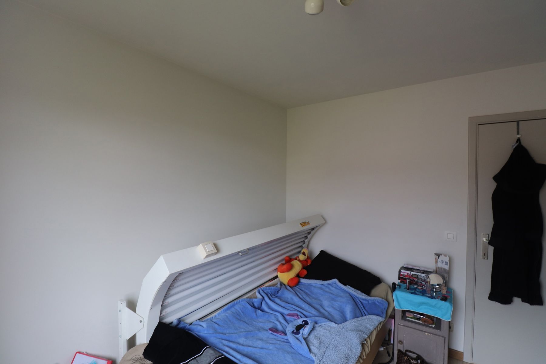 Gerenoveerd appartement op de 2de verdieping met 2 slaapkamers, terrassen en garage. foto 4