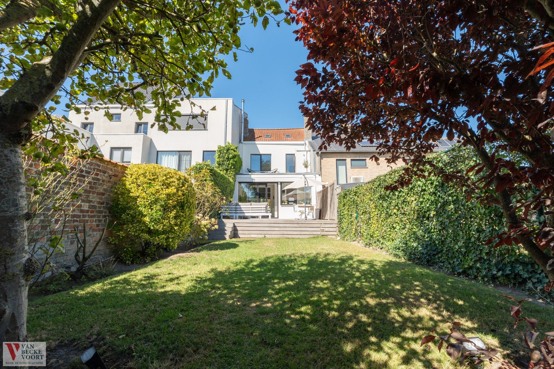 Authentieke charme en moderne luxe in hartje Mariakerke foto 17