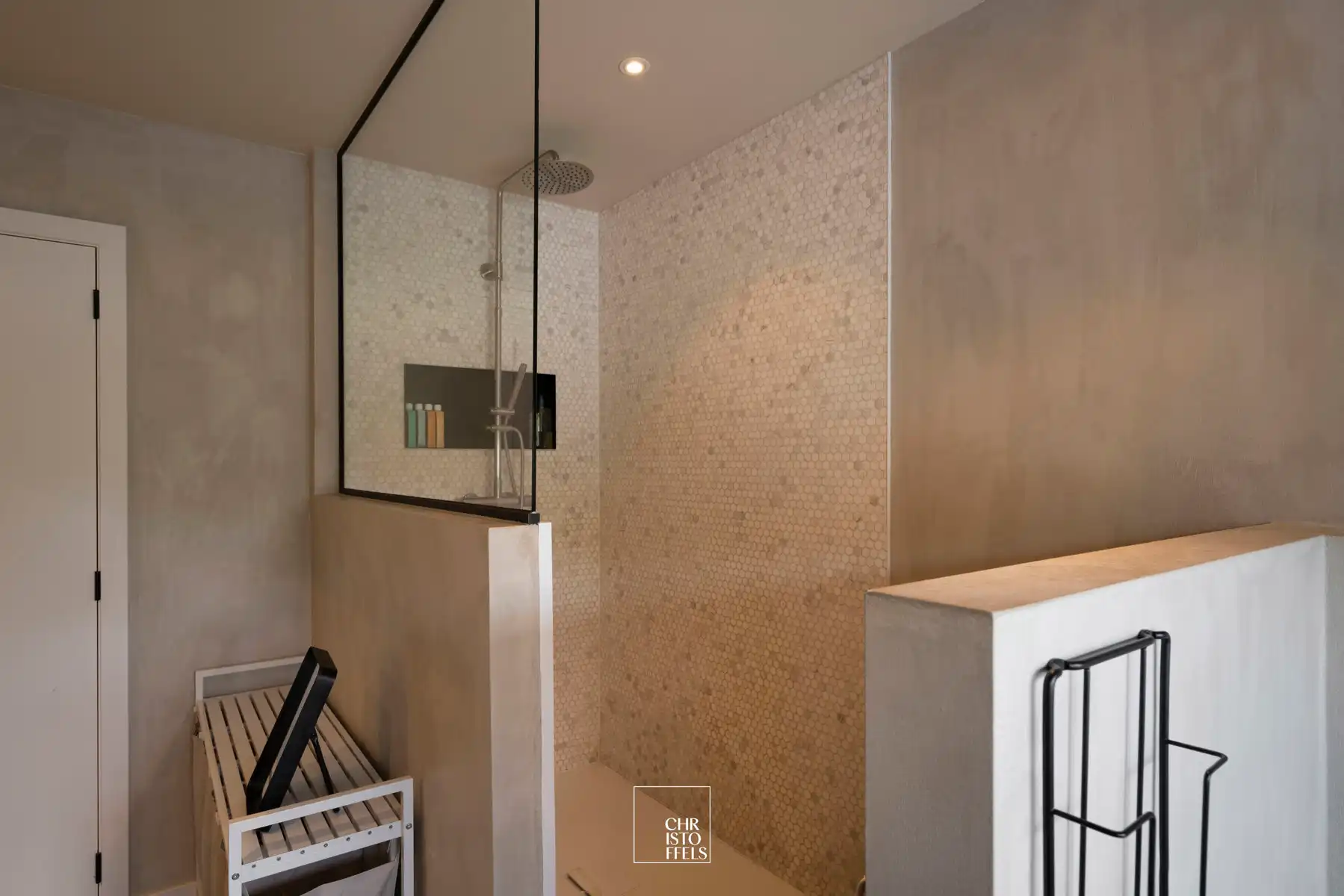 Eigentijdse gerenoveerde villa op een riant perceel van 1.986 m² foto 14