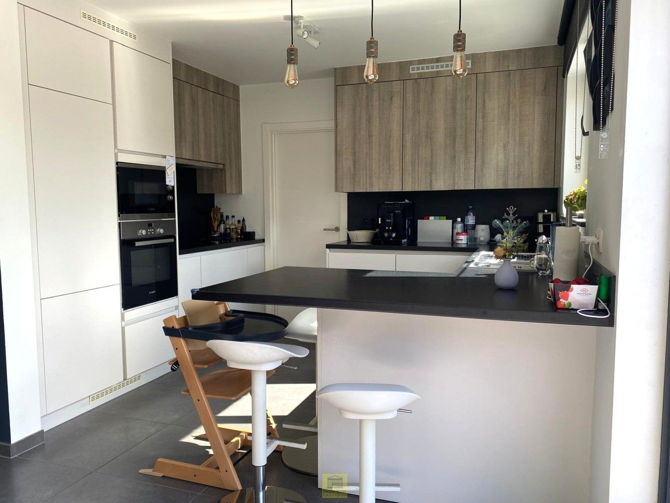 Modern en ruim appartement met groot aangenaam terras . foto 16