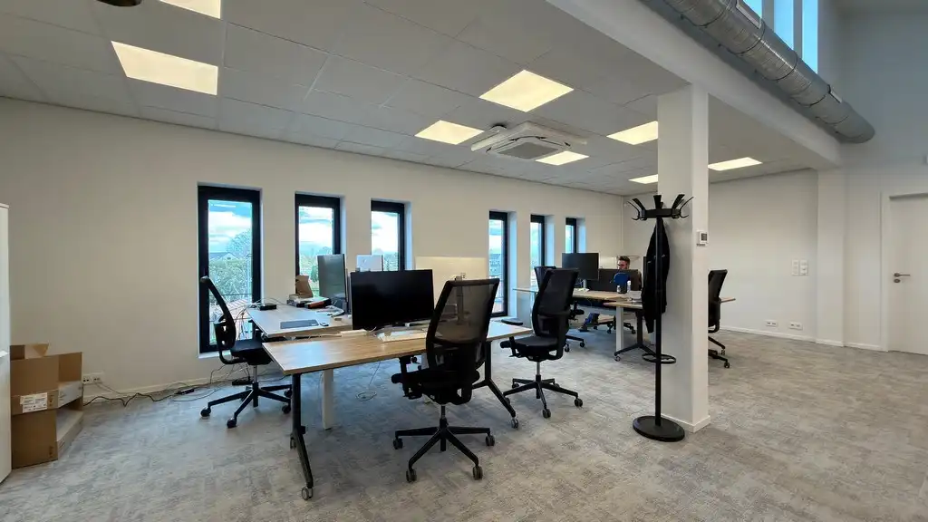 Instapklare kantoren met terras te huur vlakbij afrit E19 in Rumst foto 3