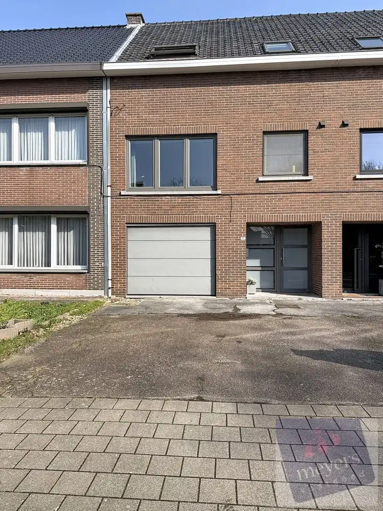 Bel-étagewoning met garage, terras en tuin op toplocatie in Hasselt foto 2