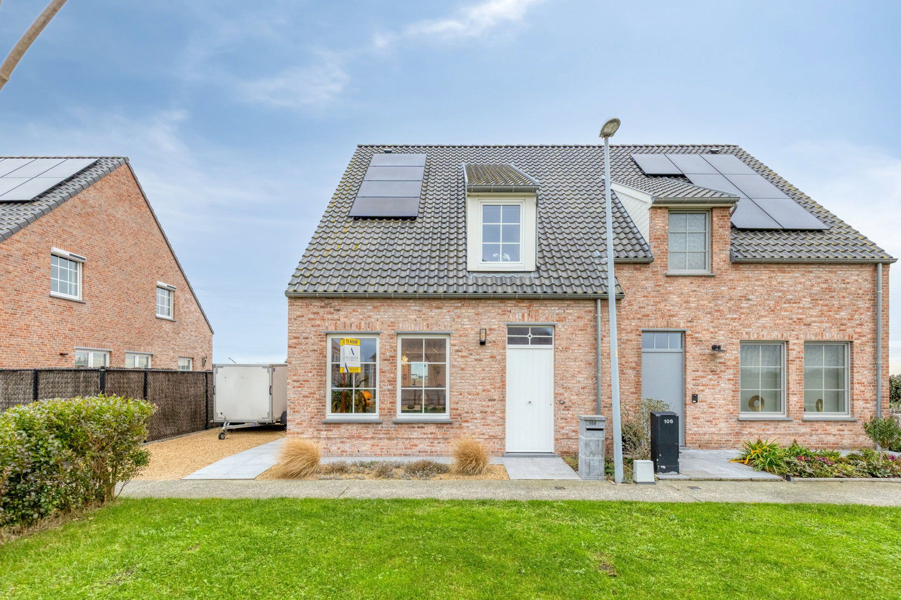 BEN woning met 3 slaapkamers, garage en prachtig zicht!  foto {{pictureIndex}}