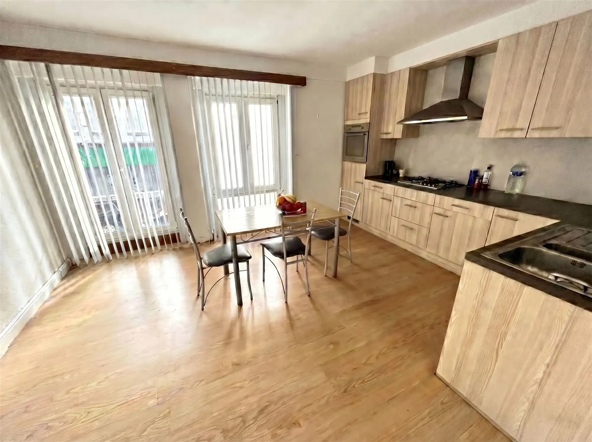 Totaal gerenoveerde (handels) woonst met duplexwoning foto 11