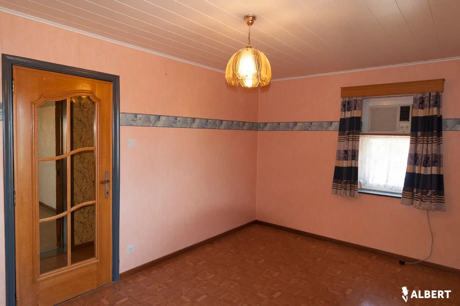 Leuke halfopen gezinswoning met potentieel op topligging! foto 15