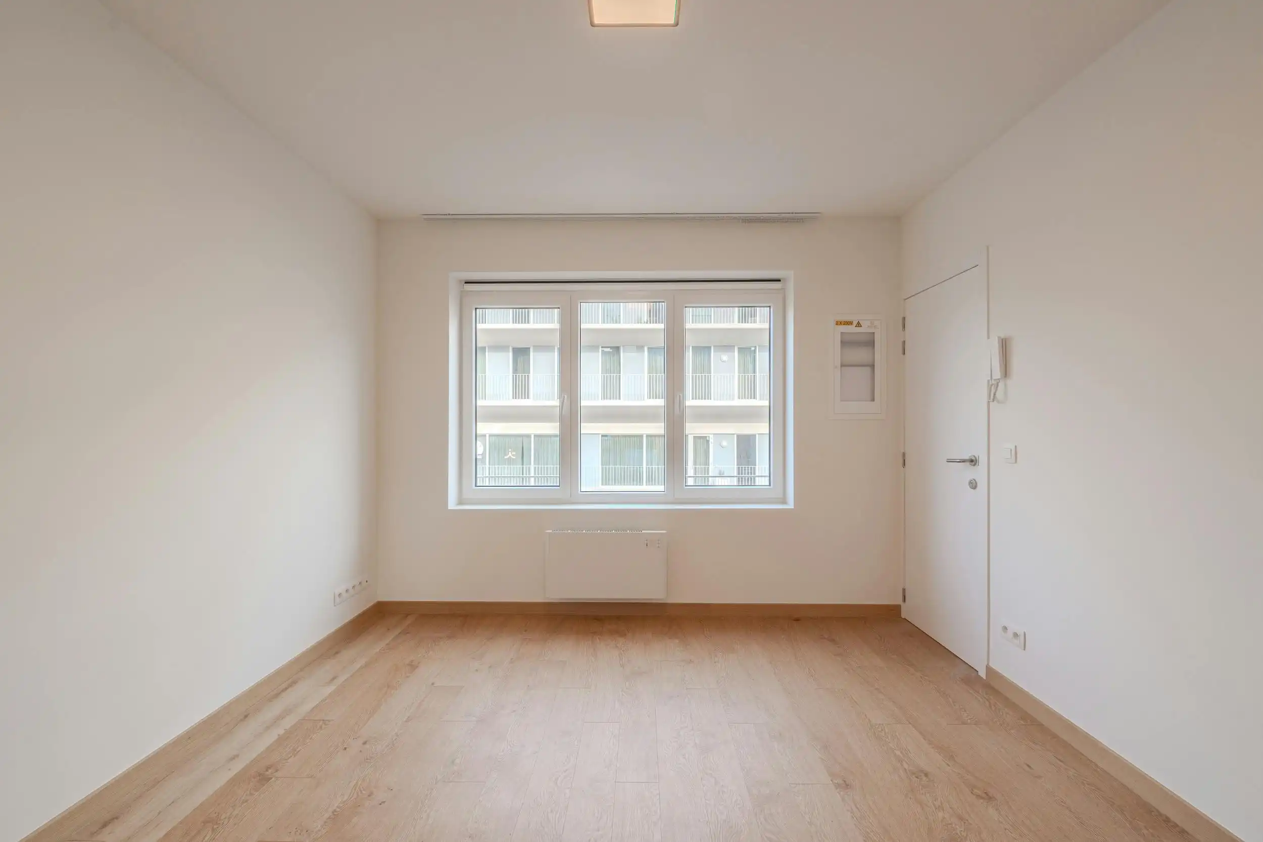 Gerenoveerde studio te koop te Oostende foto 2
