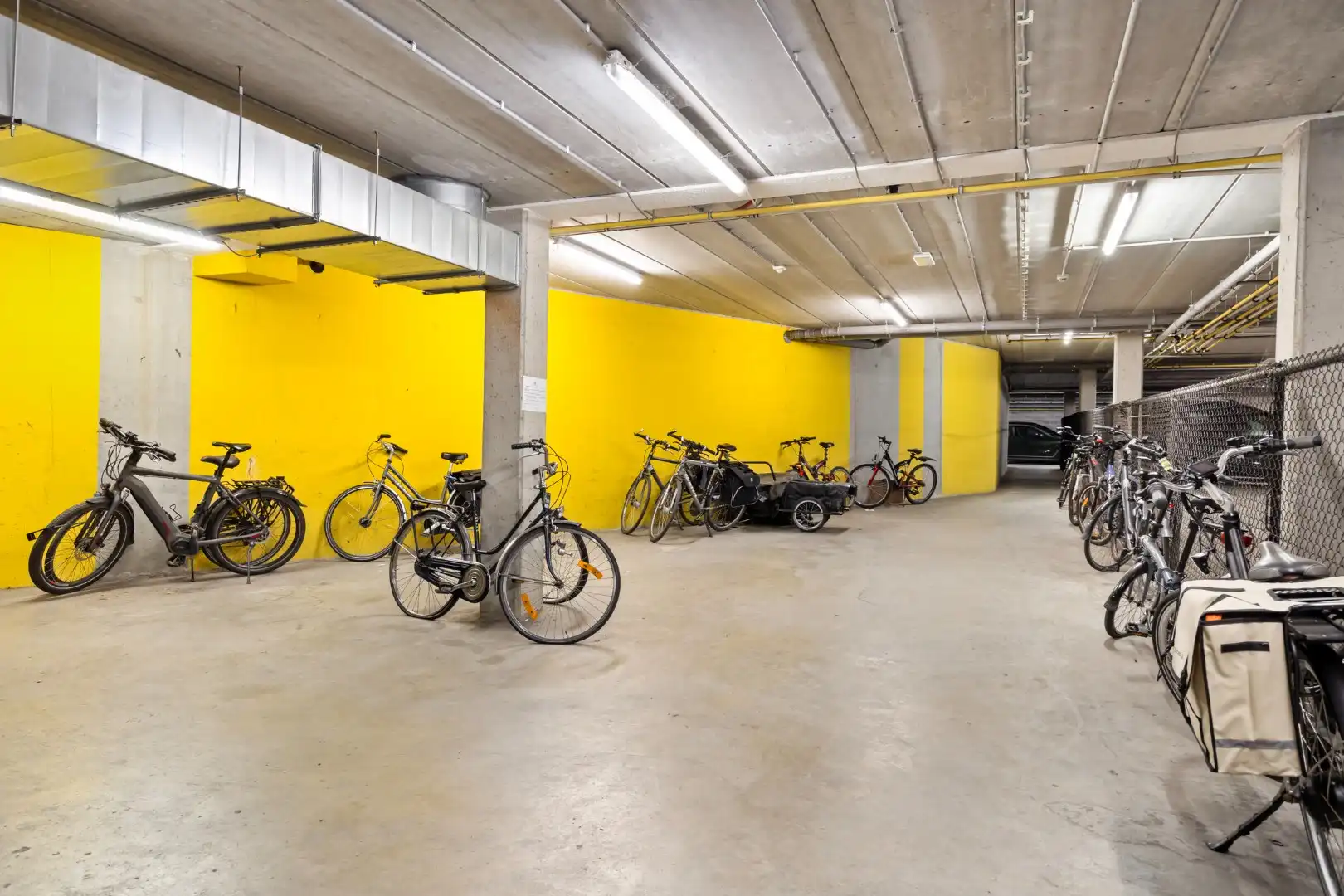 Rustig en zonnig gelegen appartement met 1 slpk en autostaanplaats in Herentals-centrum ! foto 15