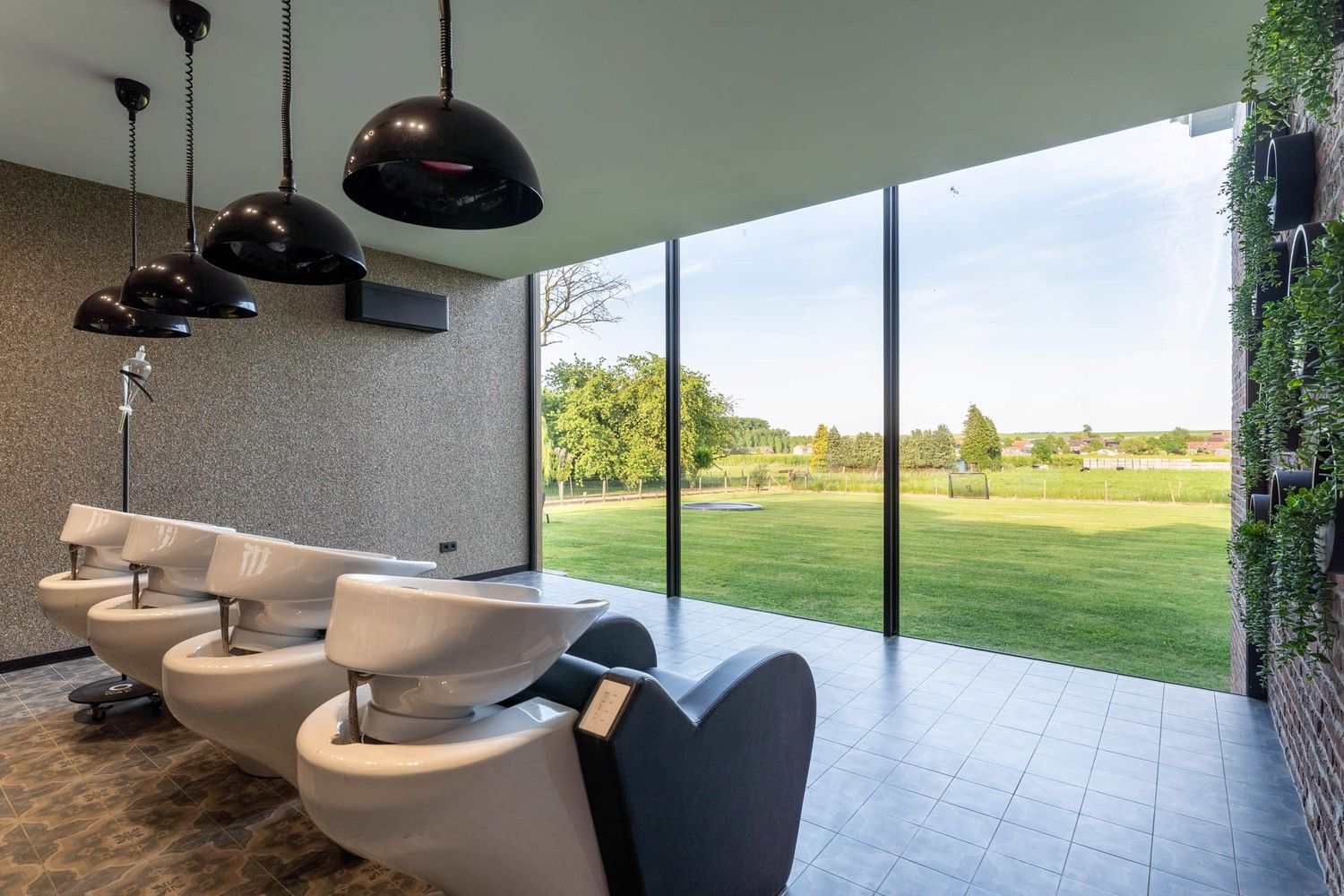 Karaktervol herenhuis met modern comfort in een groene, landelijke setting foto 14