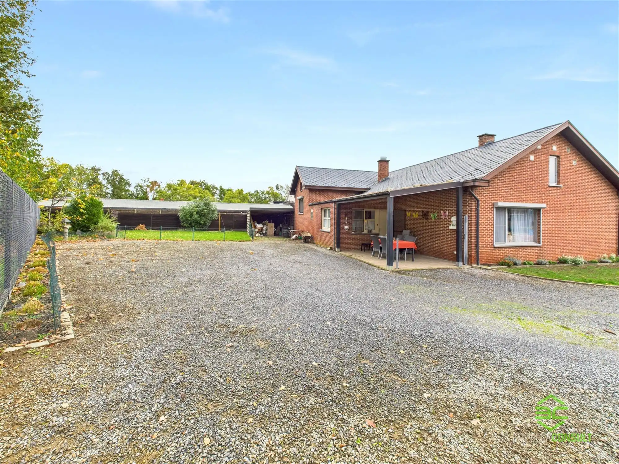 Zeer goed gelegen gezinswoning met 3 slpk! foto 5