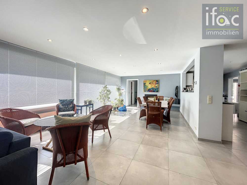 Bungalow te huur foto {{pictureIndex}}