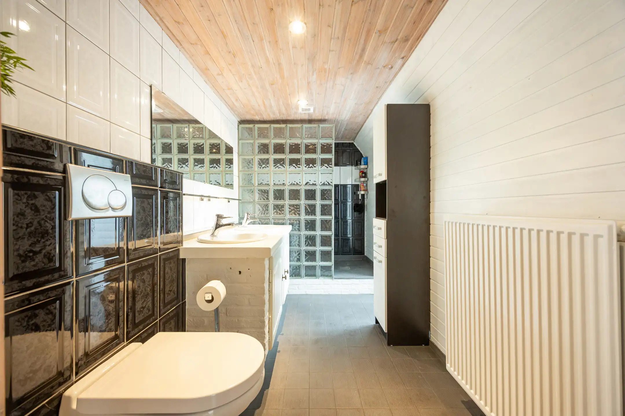 Instapklare 4slpk-woning op rustige locatie te Vosselaar. foto 23