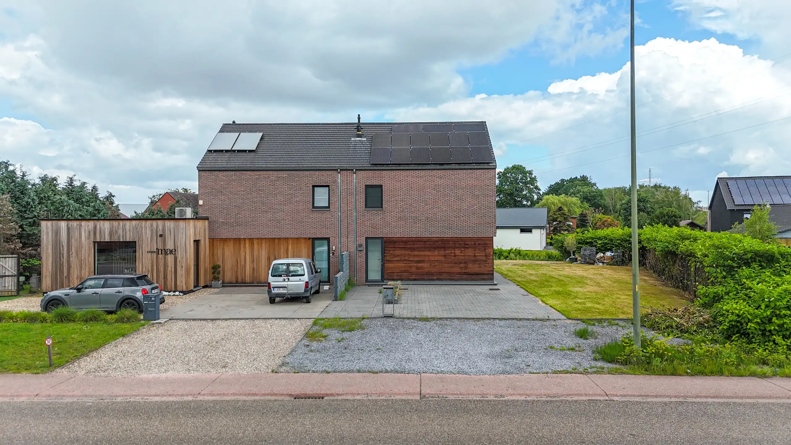 Recente halfopen woning met 3slpks, veranda en ruime tuin! foto 27
