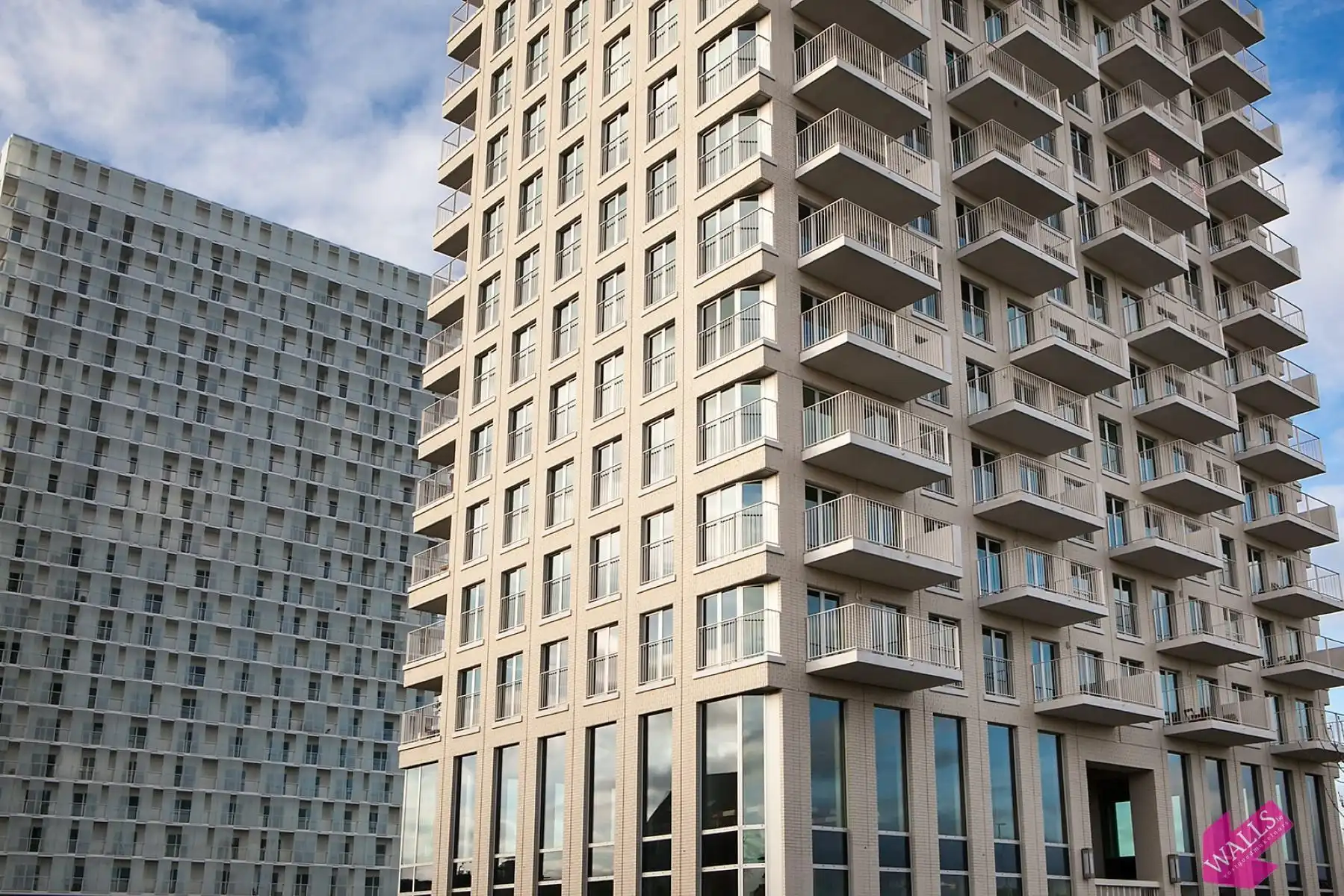 Ondergrondse autostaanplaats aan Cadix ziekenhuis foto {{pictureIndex}}