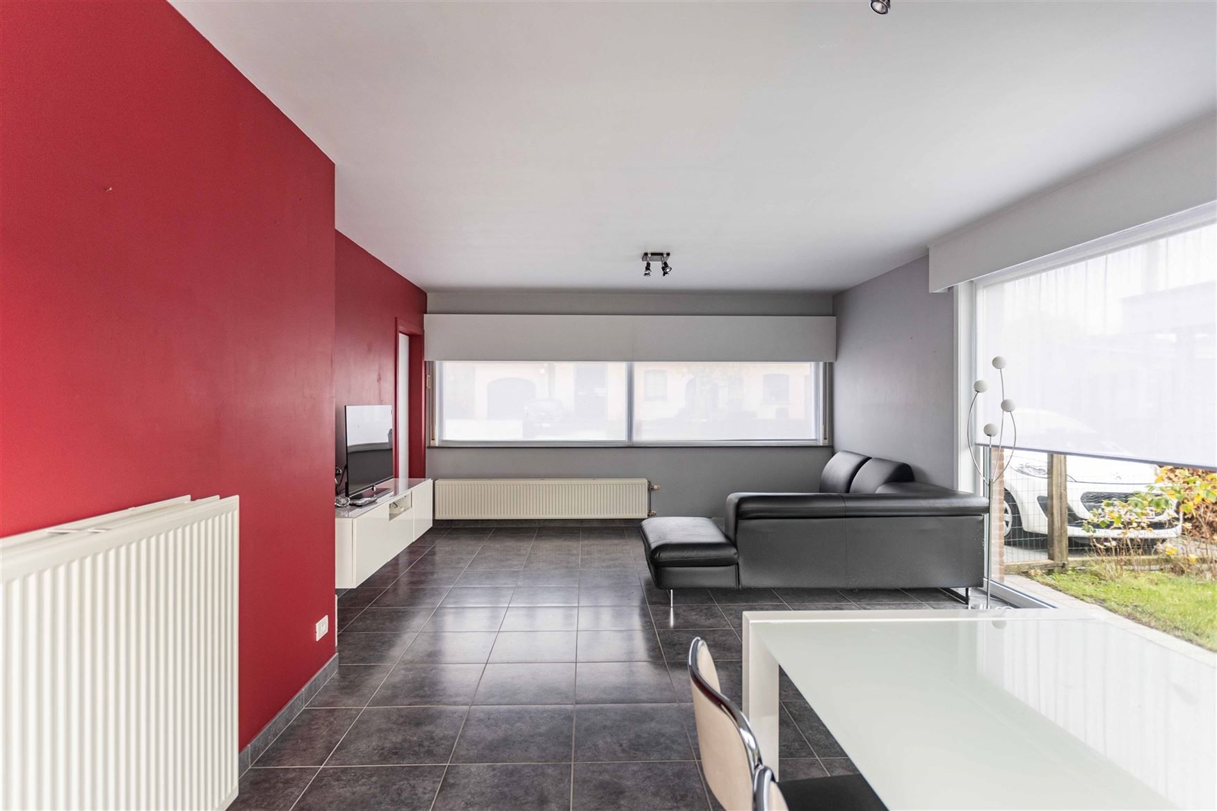 Ruime gezinswoning met zonnige tuin in Lievegem. foto 3