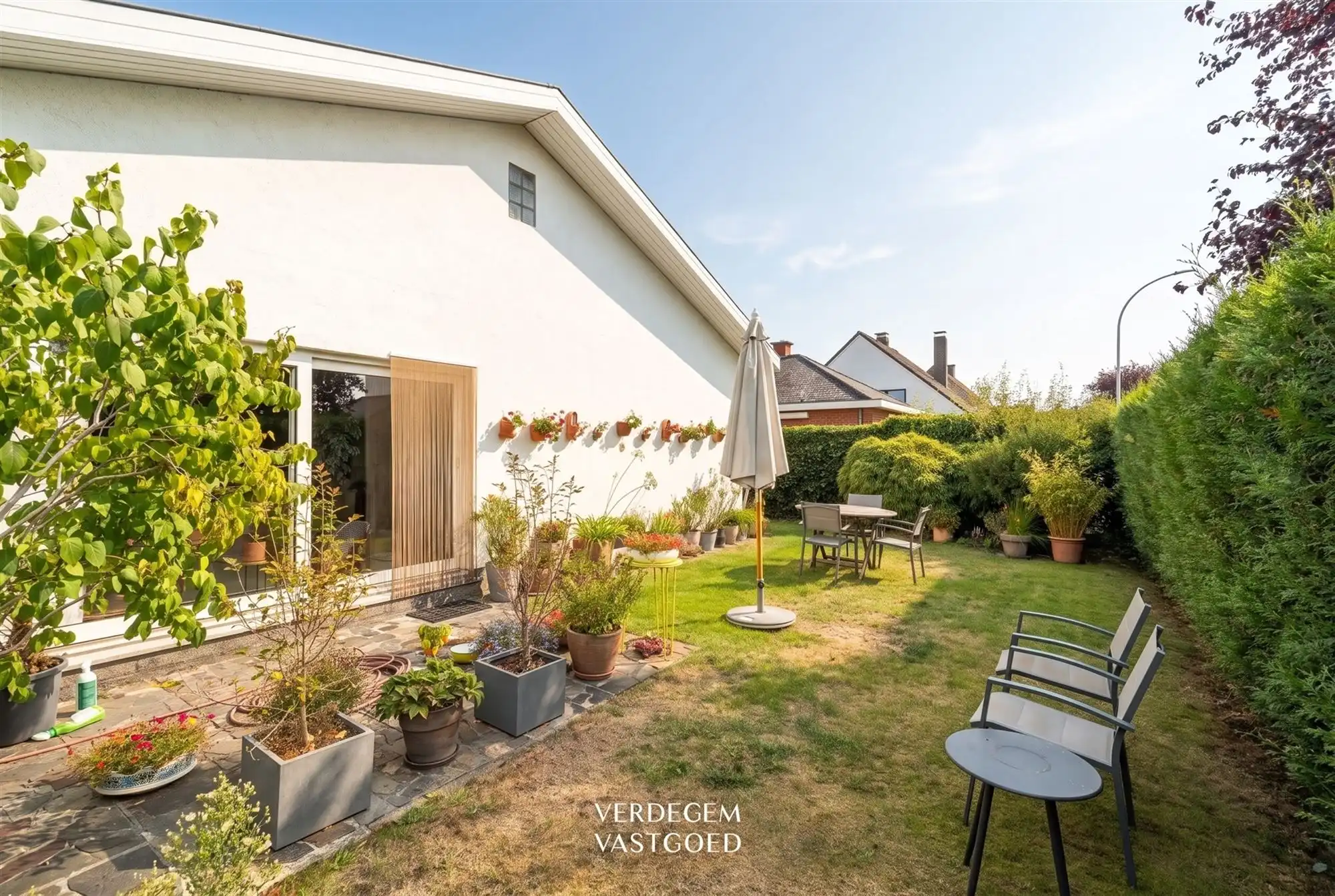 Charmante bungalow met 3 slaapkamers, ruime garage en zonnige tuin op 585m² foto 16