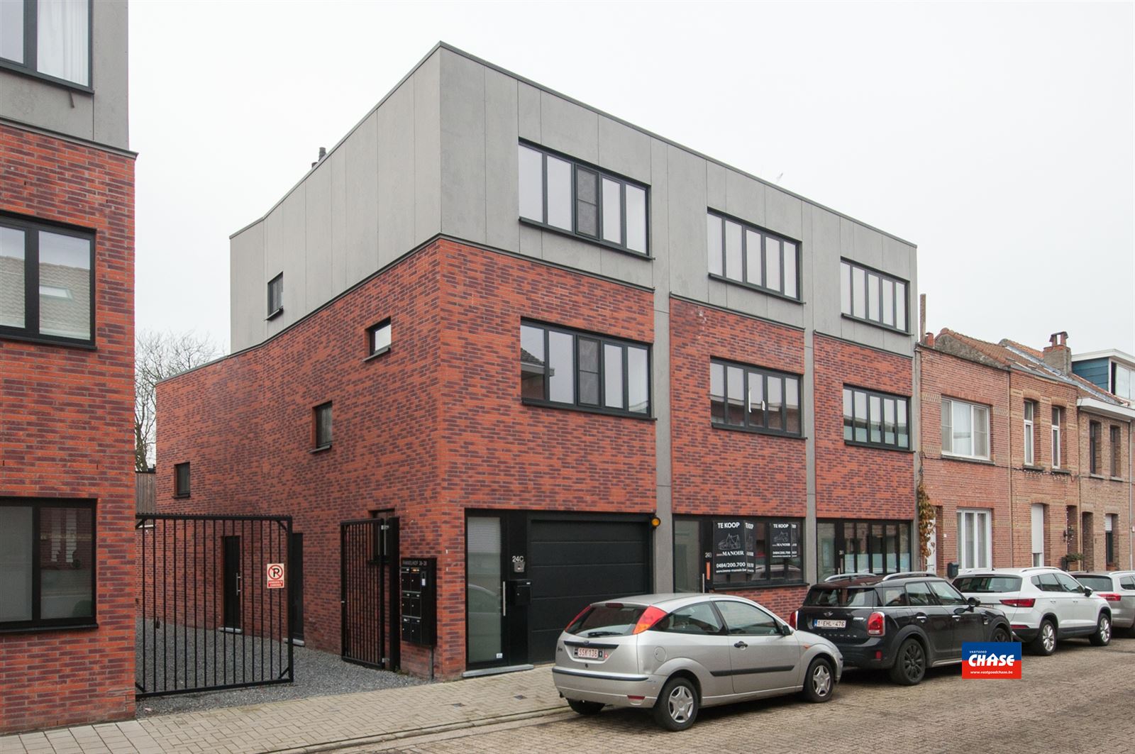 HOB met 2 slaapkamers en terras + P foto 14