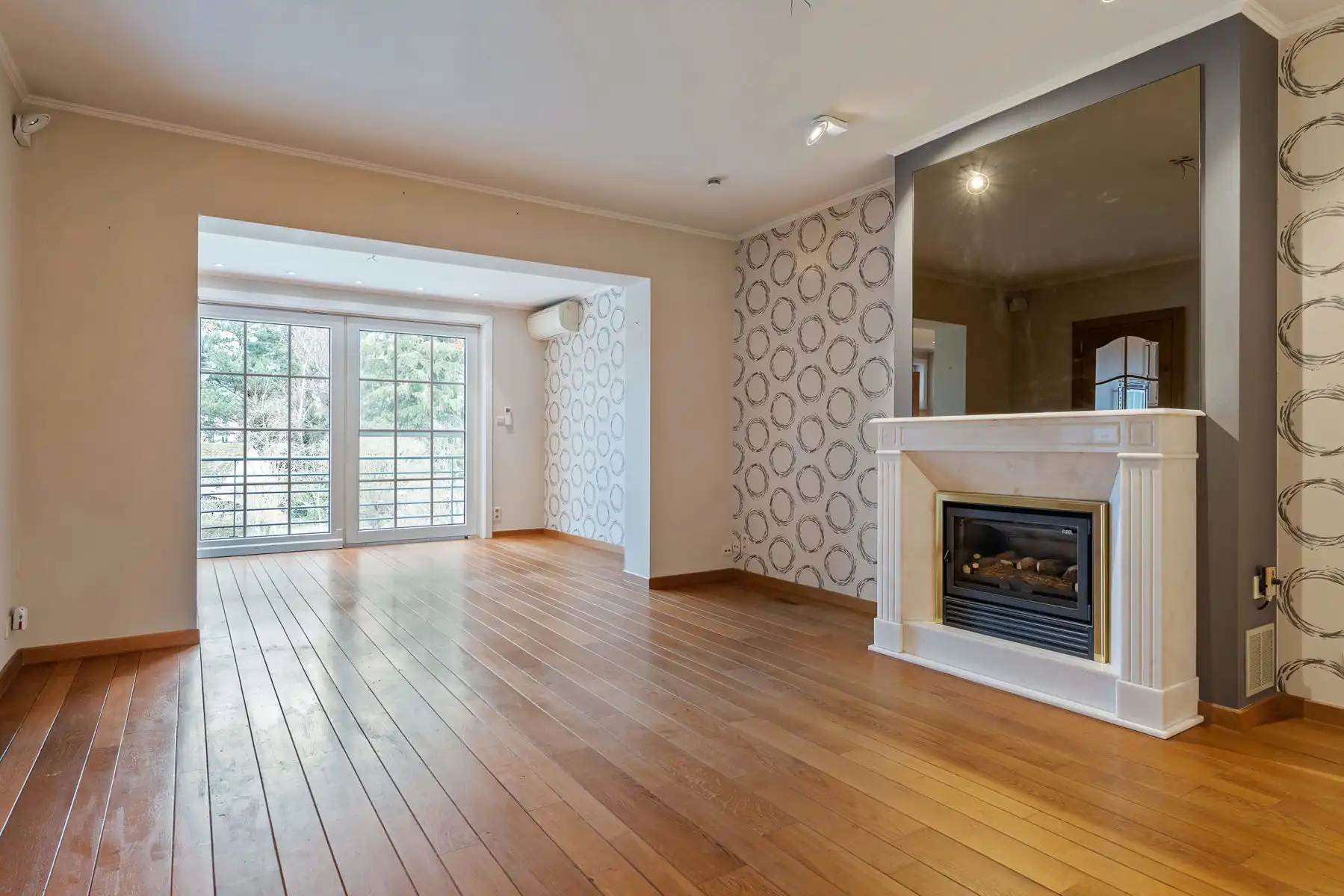 WONING + 5 SLK + 2 LIVINGS + 3 BDK + 4P + TUIN + TERRASSEN foto 3