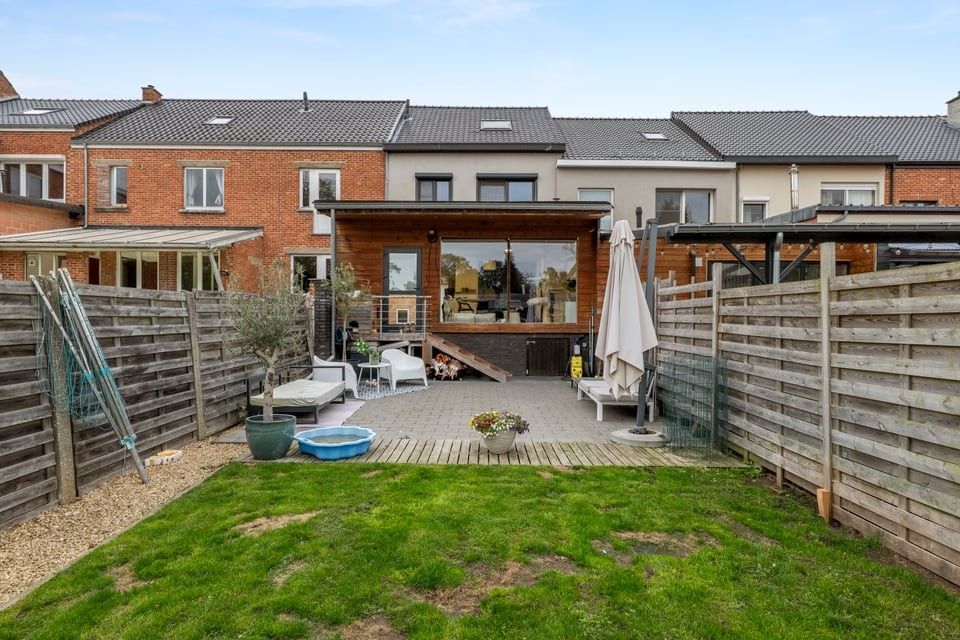 INSTAPKLARE GEZINSWONING MET 4 SLAAPKAMERS EN ZONNIGE TUIN OP TOPLOCATIE foto 17