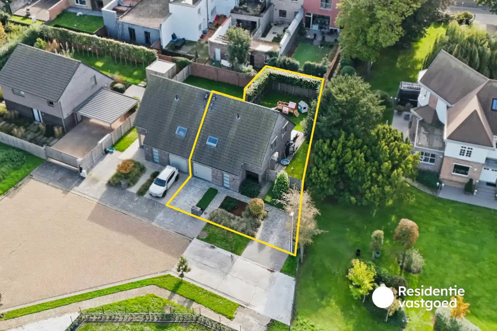 Prachtige zeer recente halfopen woning in rustige wijk te Oudenburg centrum foto 2