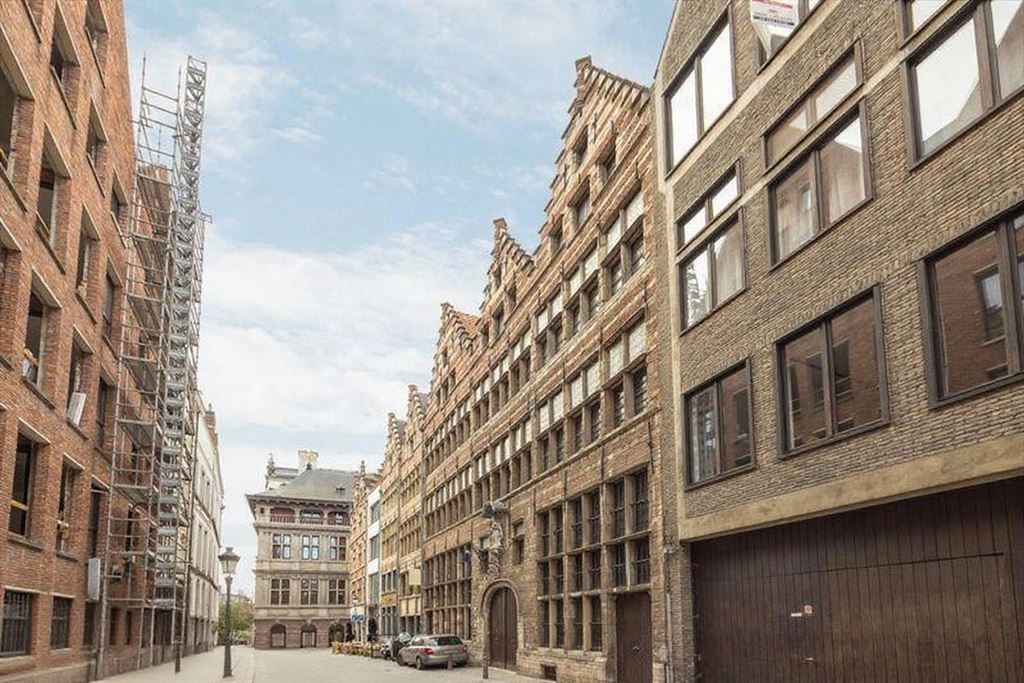  Uniek, karaktervol 16e eeuws gebouw in hartje centrum foto 29