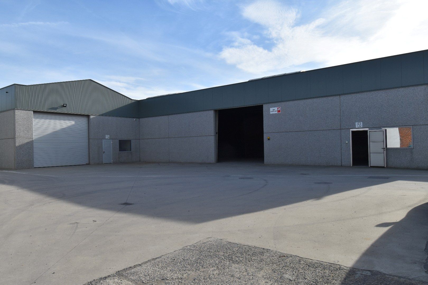 Opslagruimte van 316 m² met vlotte bereikbaarheid te huur in Gullegem foto {{pictureIndex}}