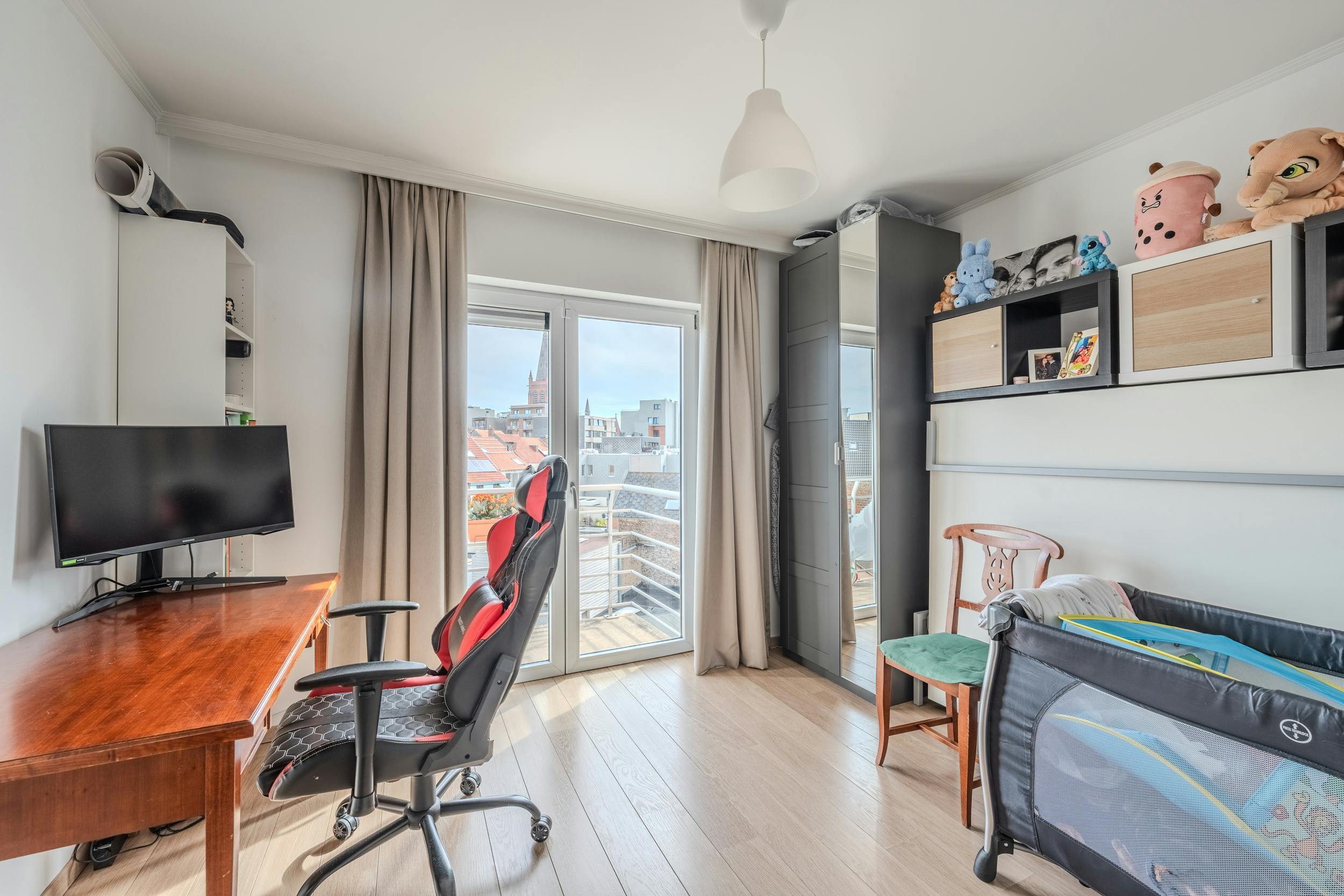 Instapklaar 2-slaapkamerappartement met terras in Oostende foto 19