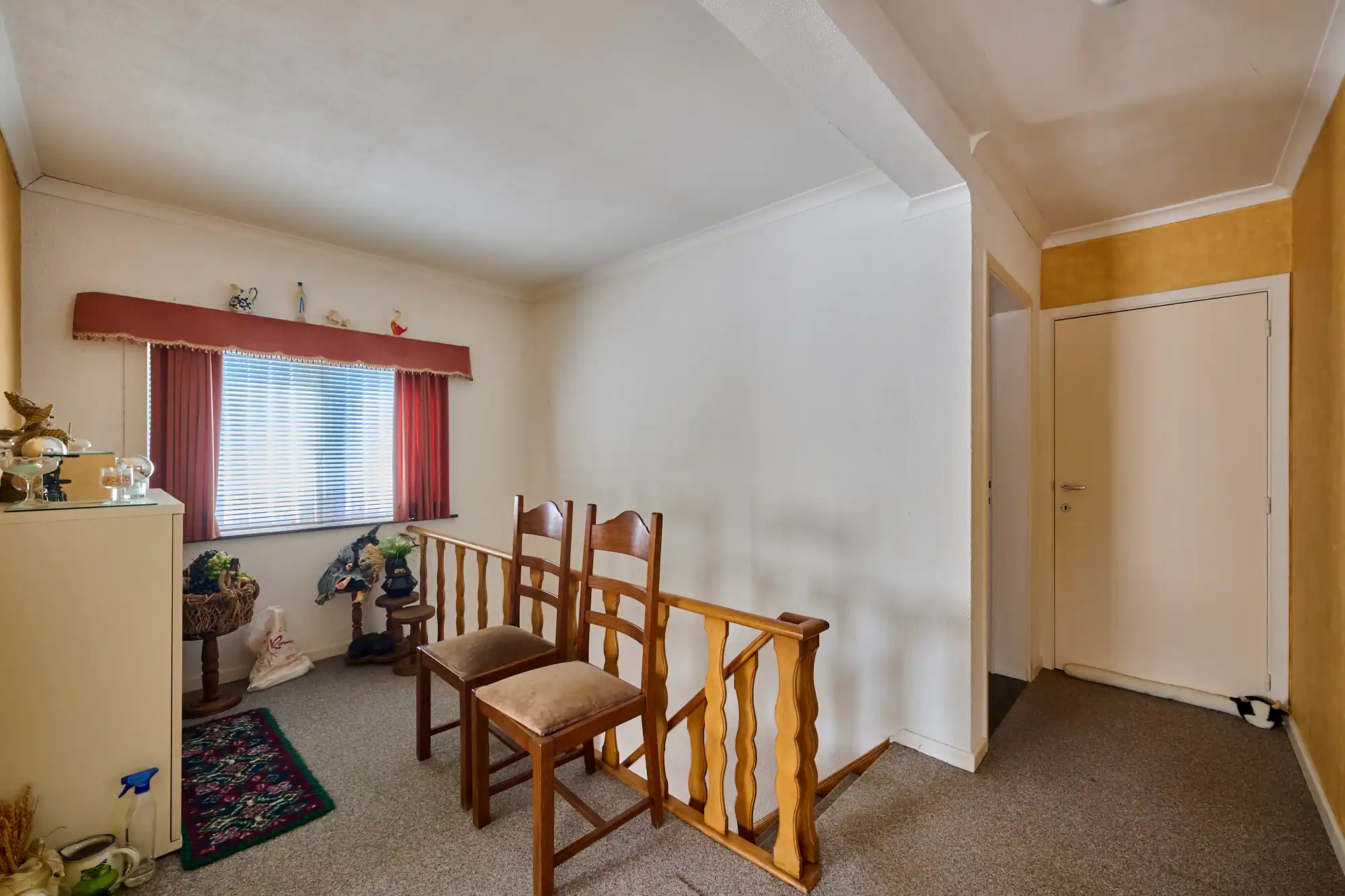 Rustig gelegen te renoveren woning op perceel van 10a50ca foto 11