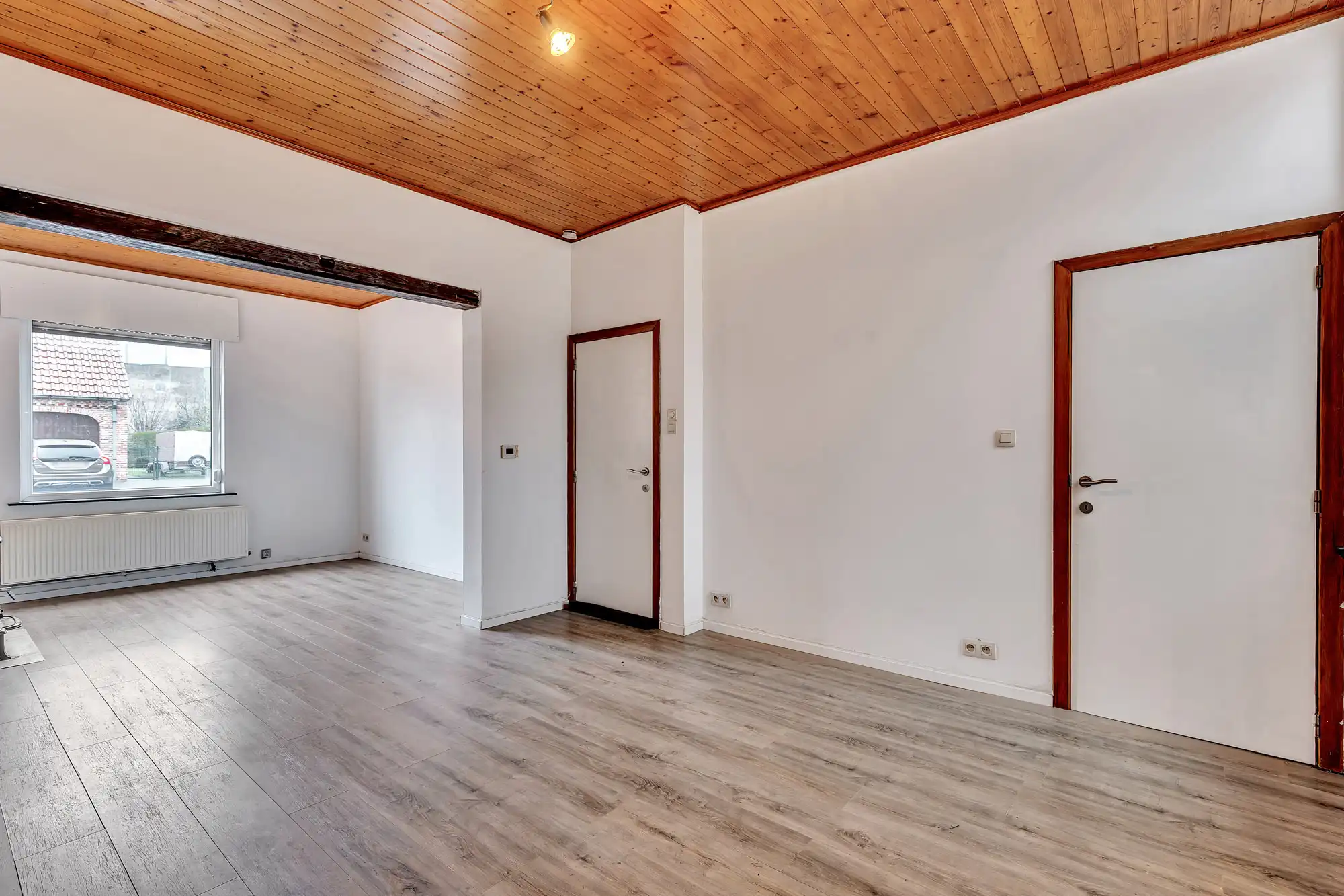 Gezellige rijwoning met tuin en achteruitweg foto 5