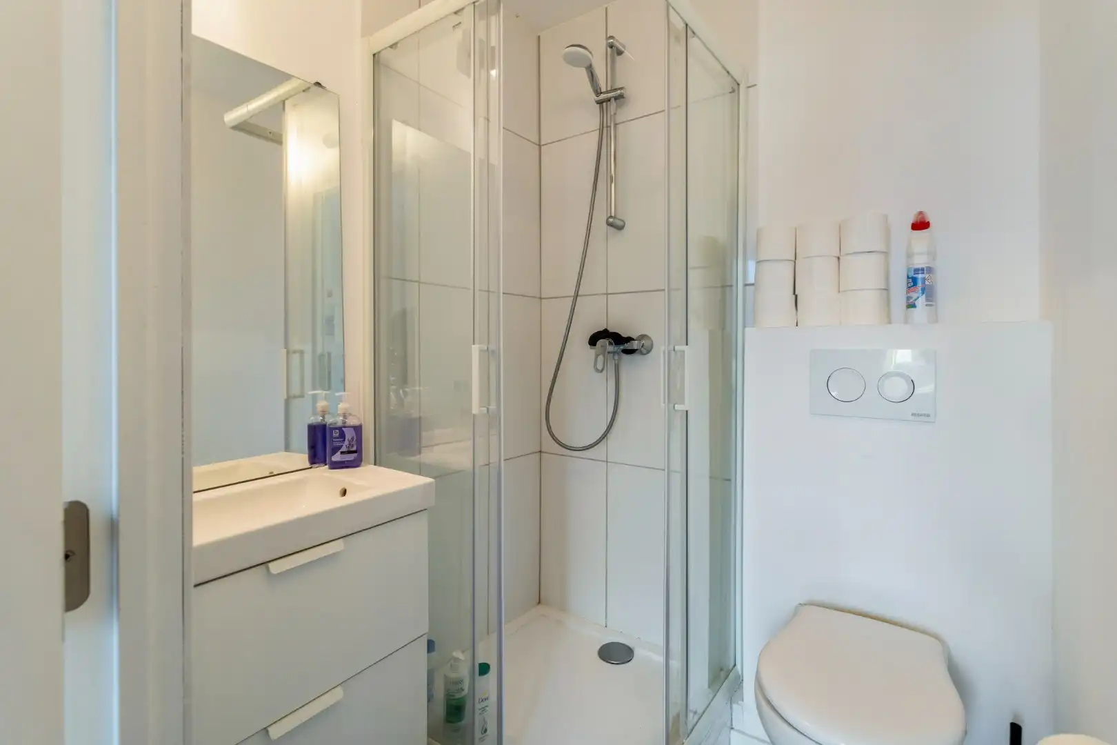 Studentenkamer met eigen sanitair in centrum Leuven! - EPC 148 kWh/m² - bewoonbare opp. 15,5m² foto 11