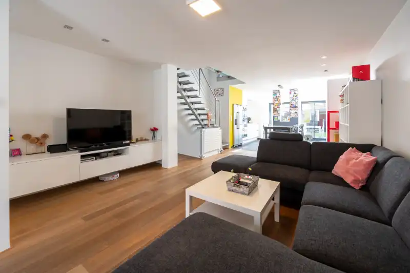 Moderne lumineuze, energiezuinige woning, instapklaar, mooie tuin! foto 3