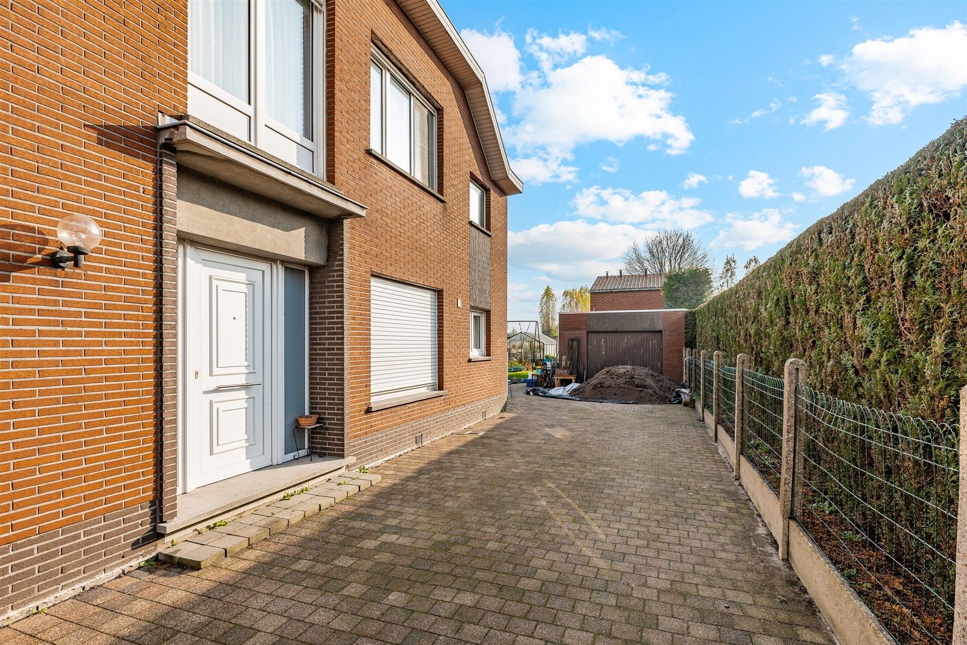 Charmante woning vlakbij centrum Oostakker. foto 5