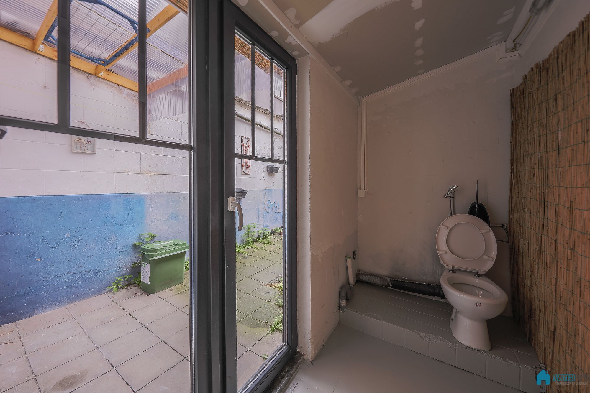 Ruime instapklare woning met terras foto 9