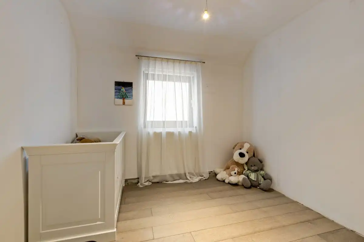 Instapklare woning met garage te koop in Bilzen foto 14