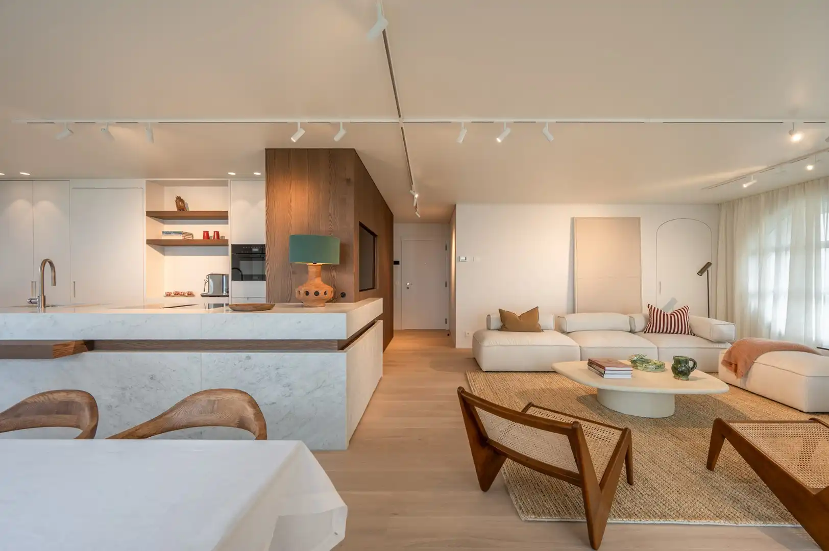 Appartement met zeezicht, gelegen in een villaresidentie in hartje Zoute. foto 4