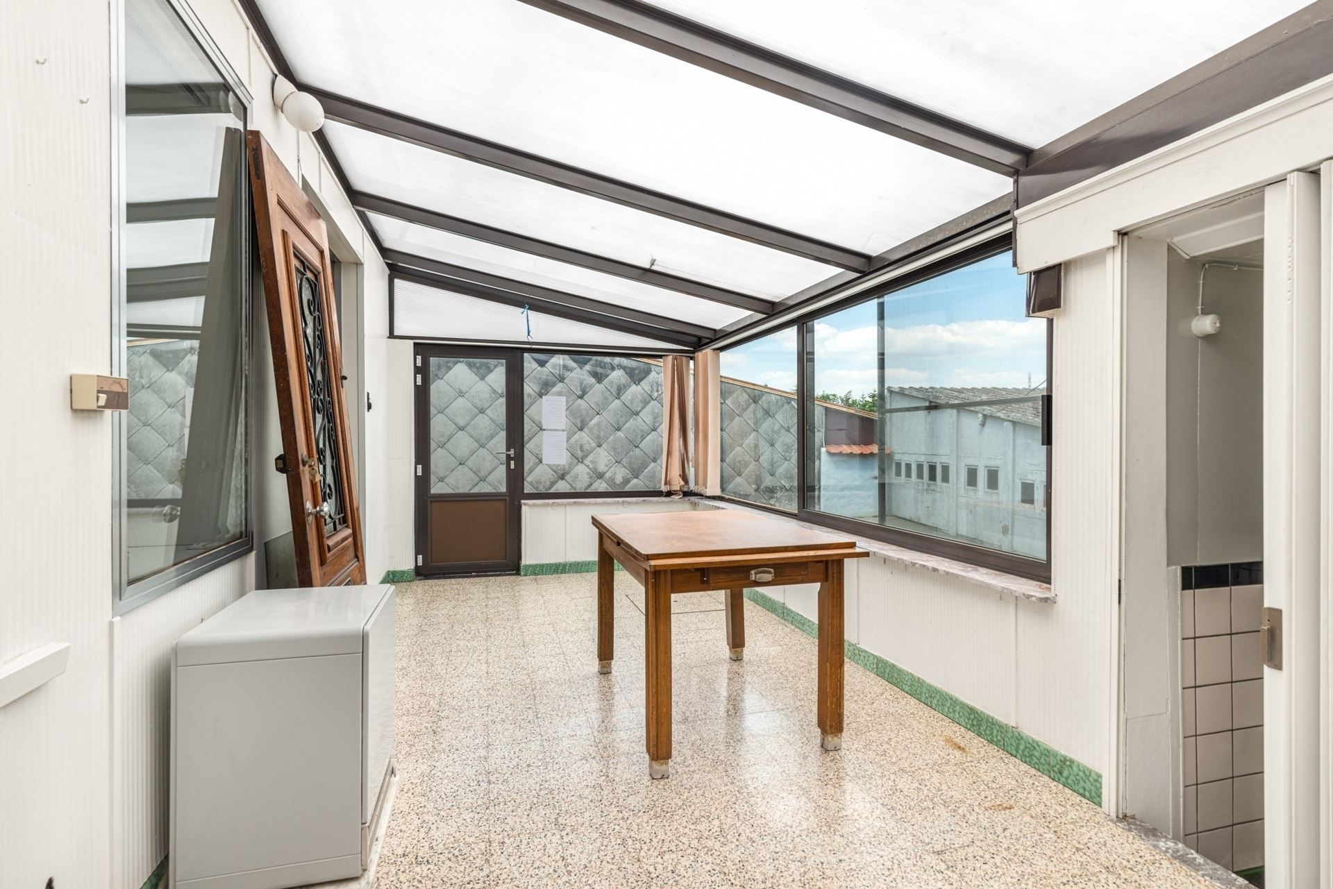 Te renoveren woning met prachtig landelijk zicht foto 8