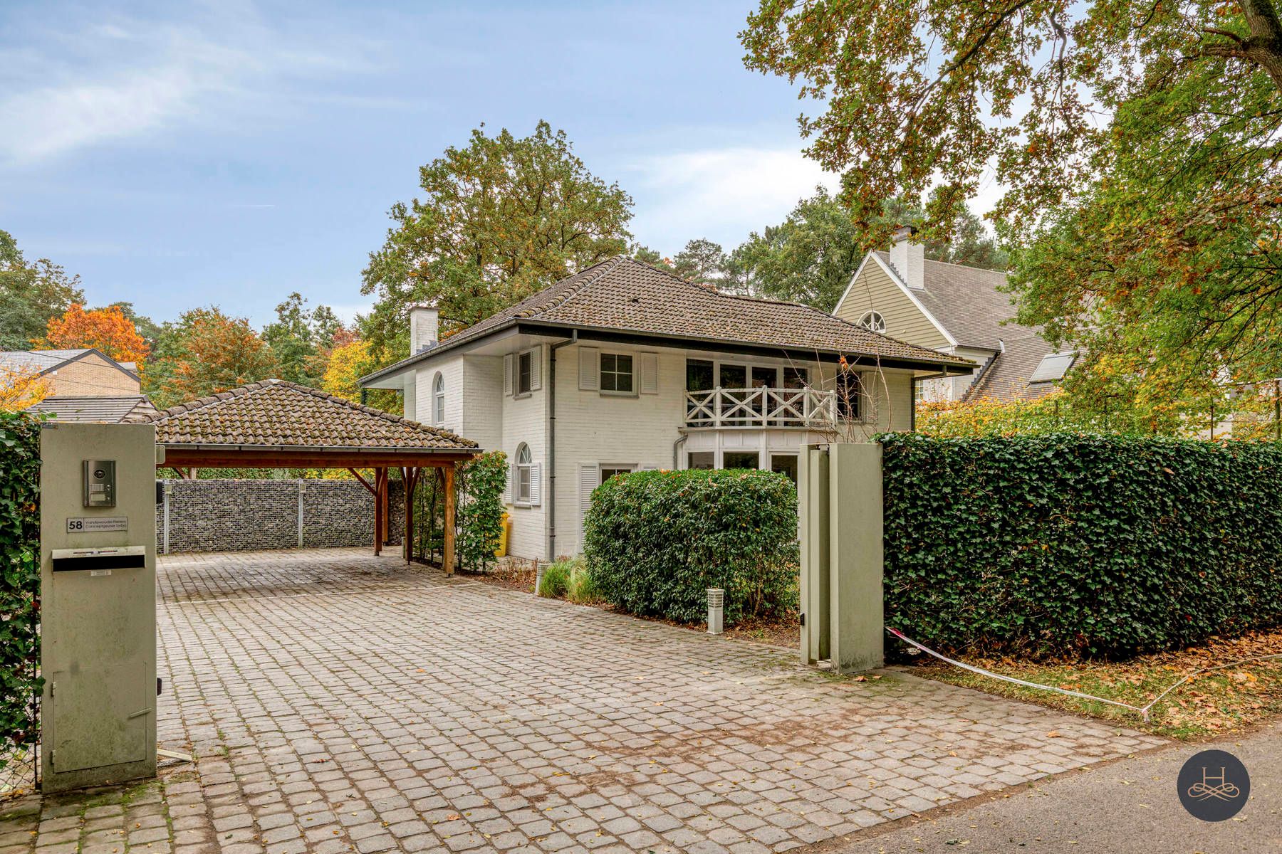 Indrukwekkende groen gelegen villa met zwembad en poolhouse  foto 2