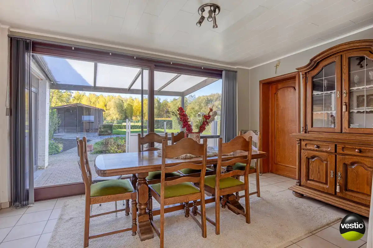 RUSTIG GELEGEN RUIME VRIJSTAANDE WONING MET GROTE TUIN OP 22A49CA TE HOESELT. foto 10