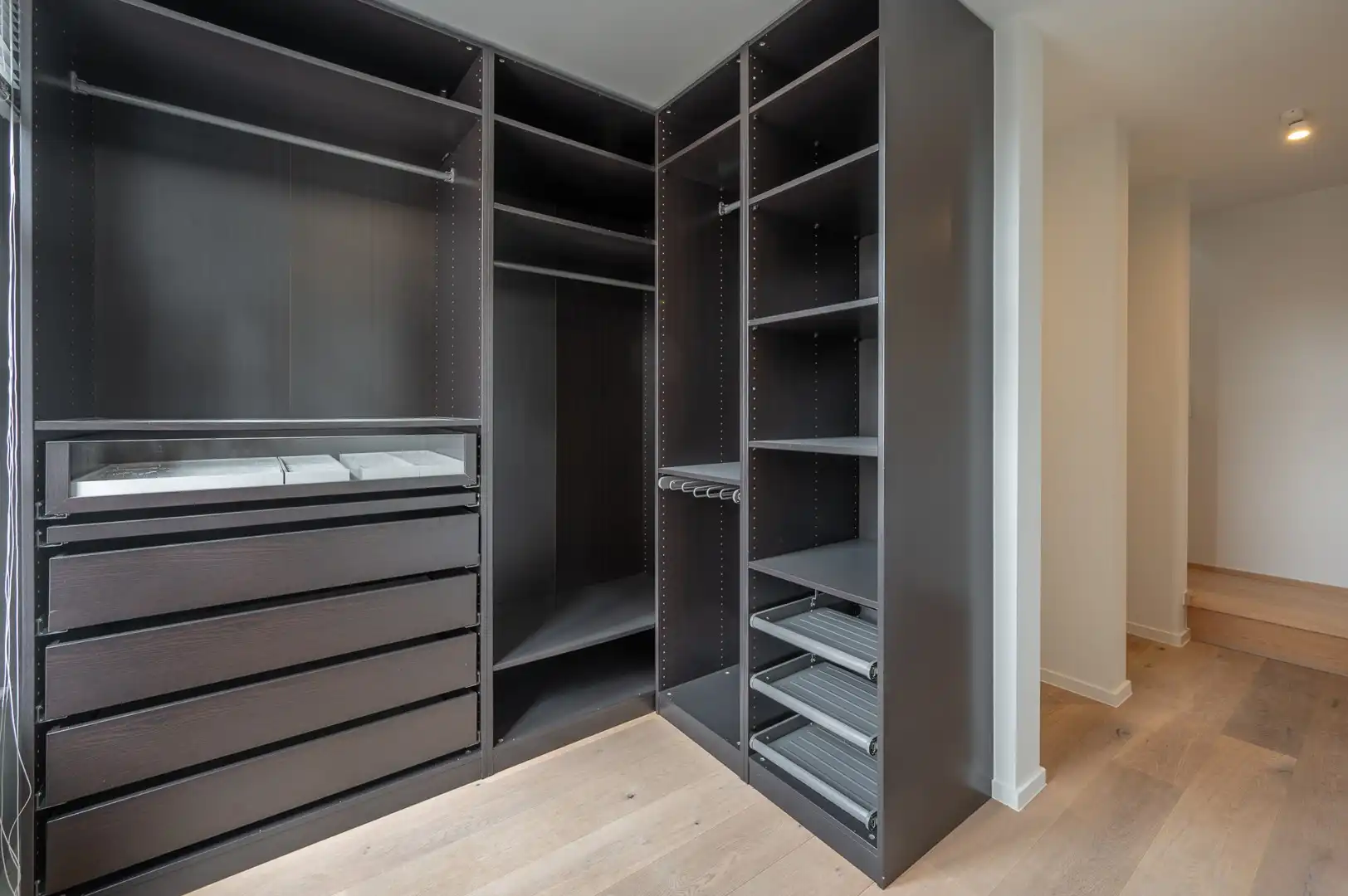 Stijlvol gerenoveerde hoekwoning met aparte duplex studio op topligging foto 10