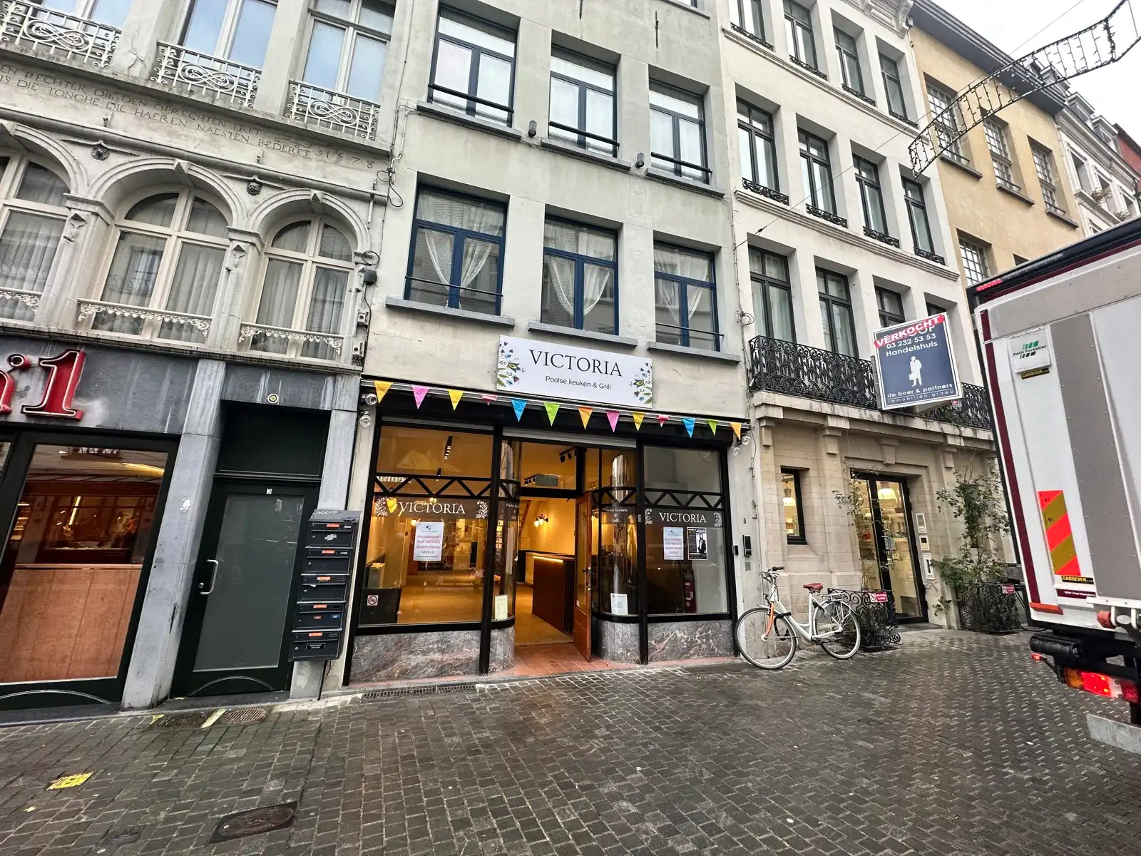 Horeca + triplex appartement te huur in Hoogstraat foto 2