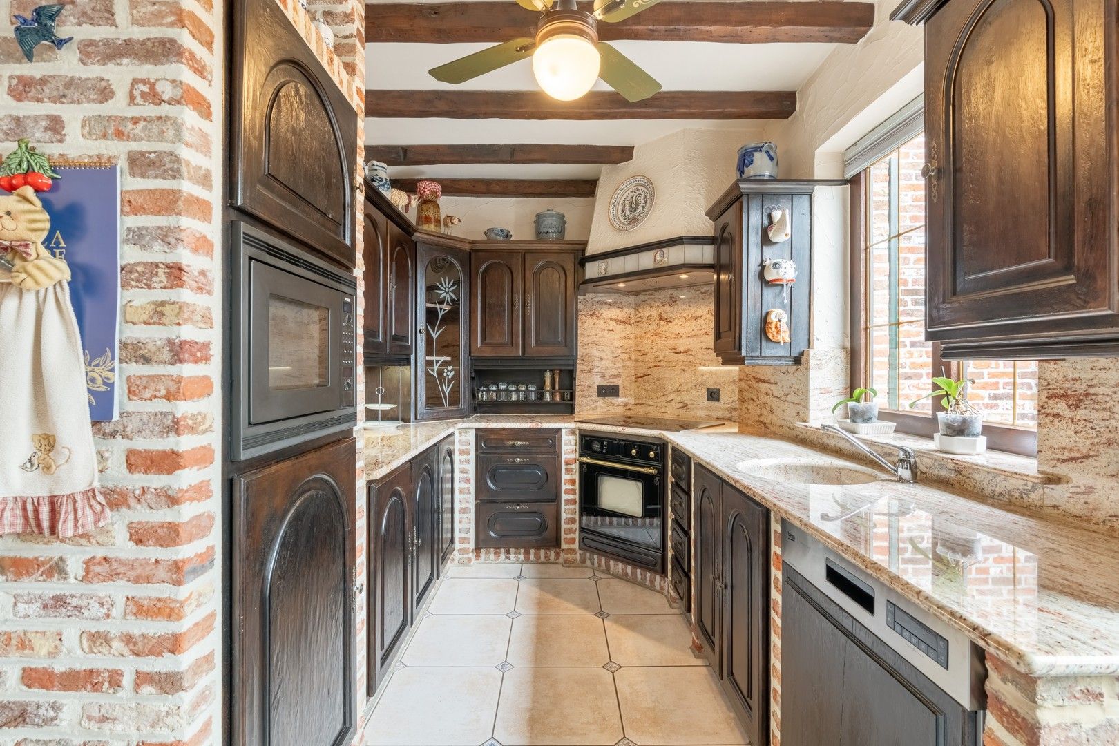 Karaktervolle bungalow met 2 slaapkamers in een rustige straat te Bunsbeek foto 13