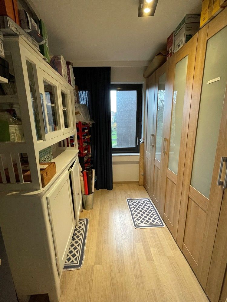 Gerenoveerd 3 slaapkamer appartement met garage foto 13