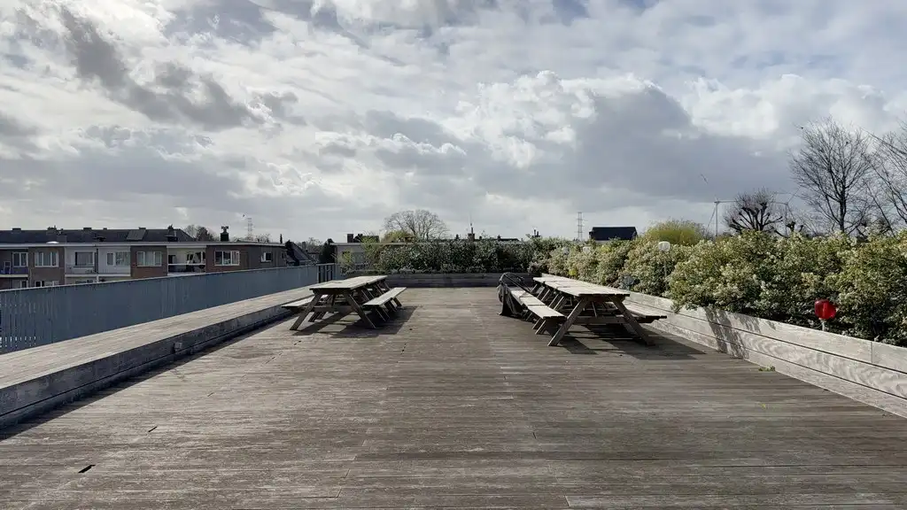 Modern kantoorgebouw te huur nabij oprit R4 in Gent foto 24