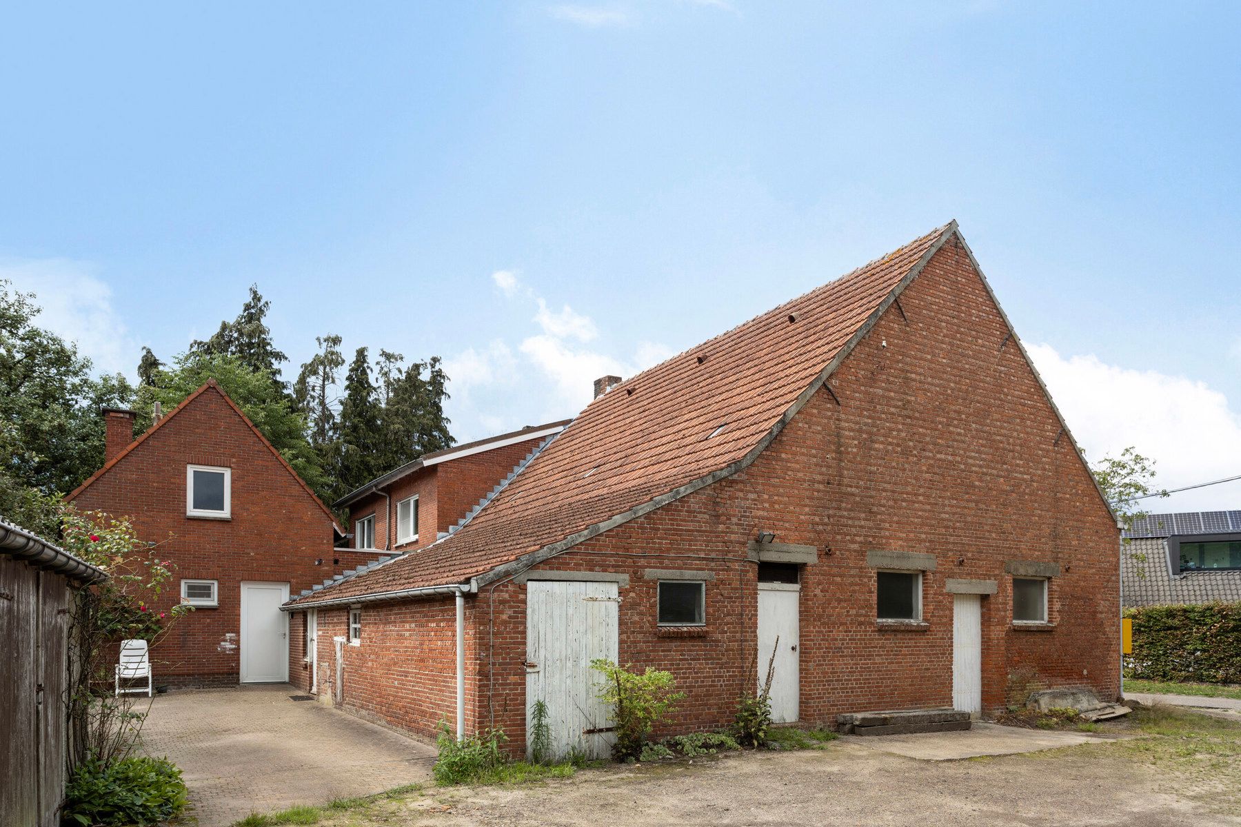 Te renoveren hoeve met authentieke schuur en stallen foto 20