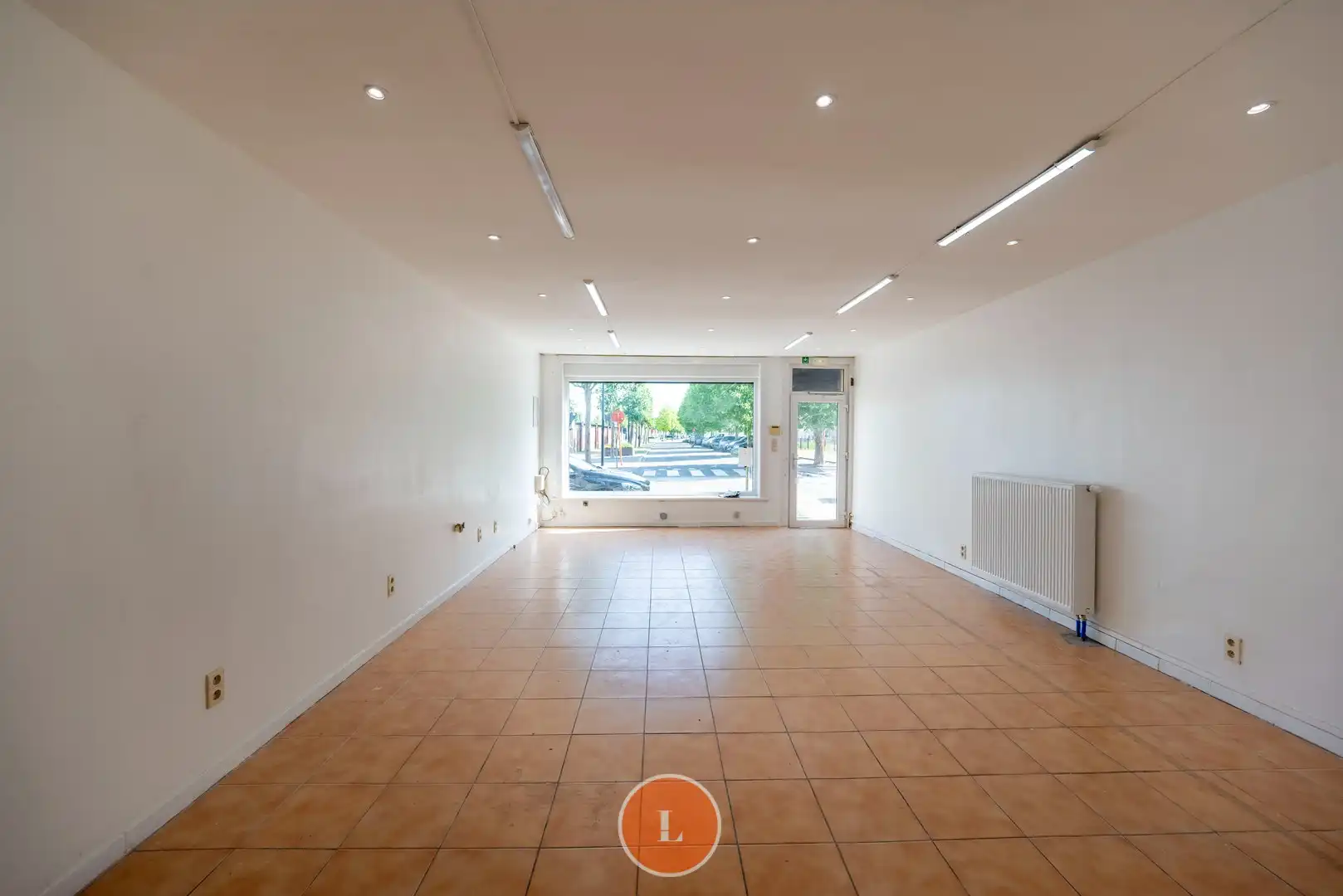 Huis met 4 slaapkamers te koop in centrum Menen foto 3