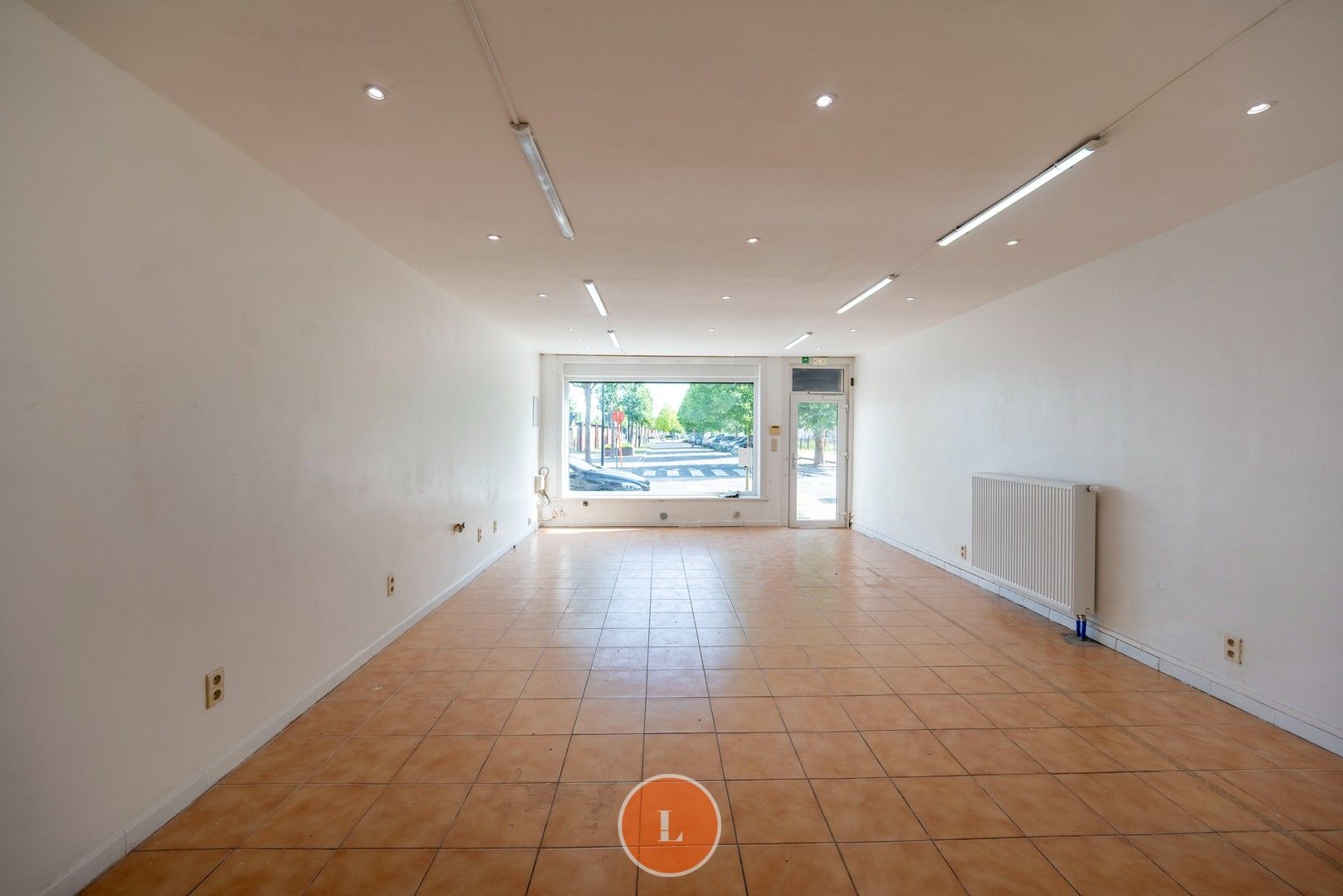 Huis met 4 slaapkamers te koop in centrum Menen foto 3