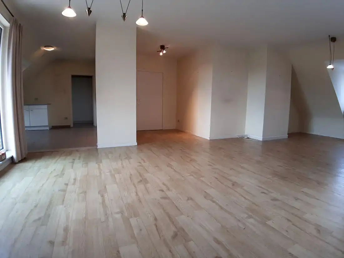Ruim appartement op de 2de verdieping te Achel foto 3